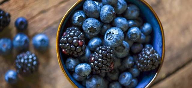 frutas azules dieta alcalina alkaline care